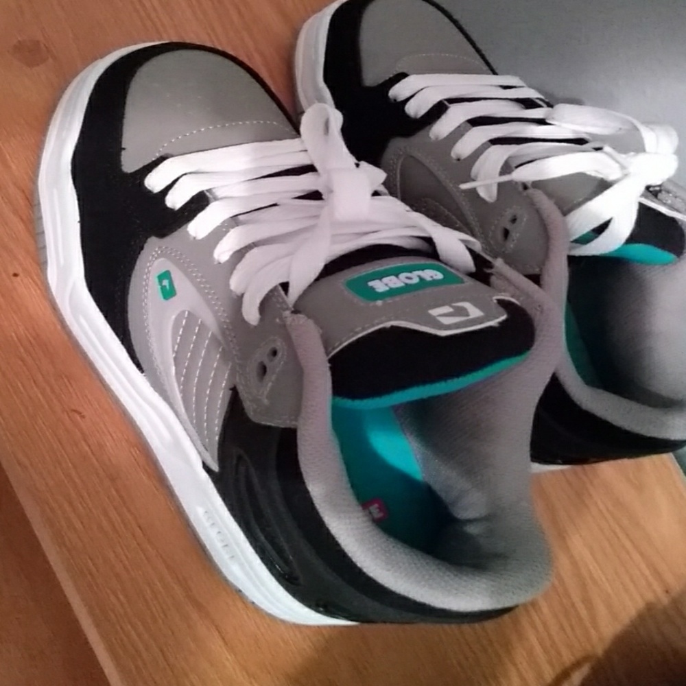 Mens globe skateboarding shoes 9